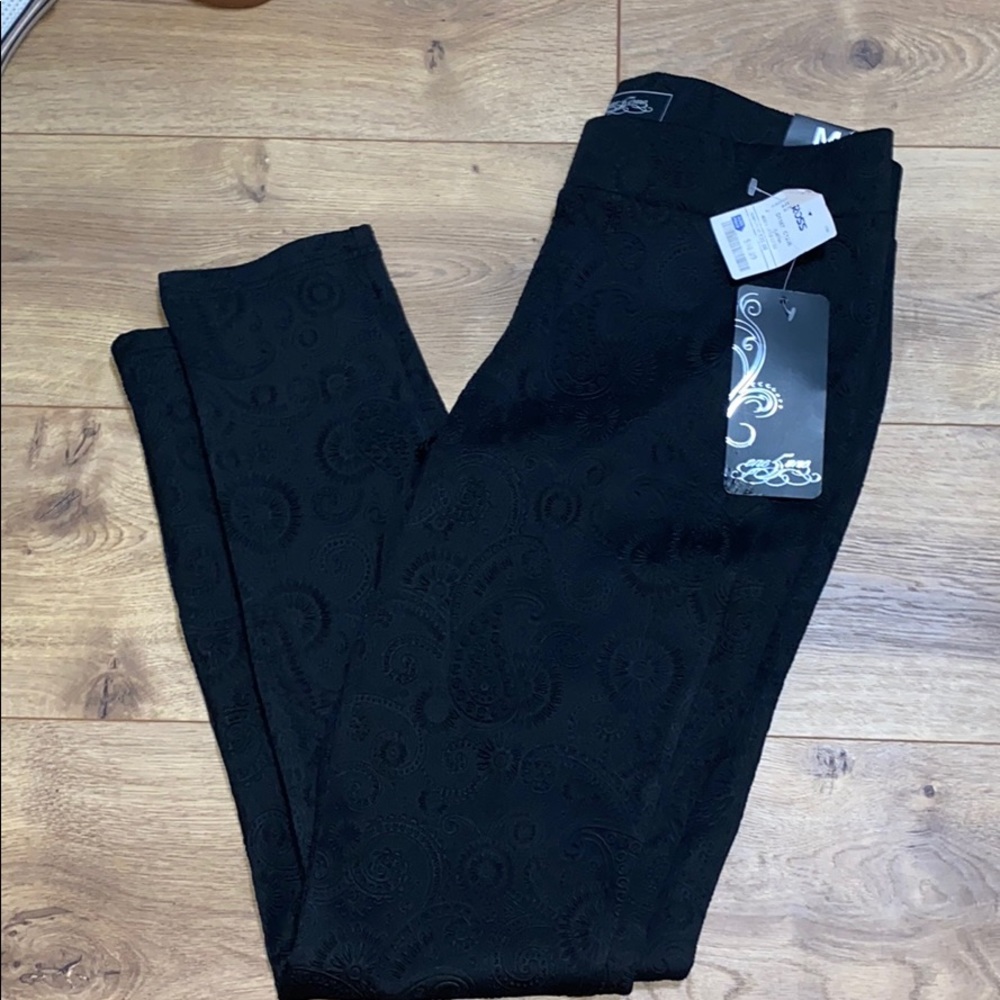 Patterned leggings